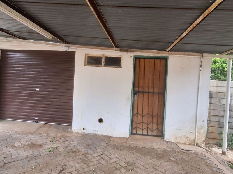 3 Bedroom House for sale in Roosheuwel  - Photo 7