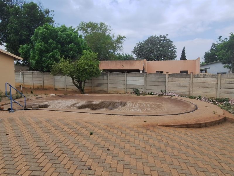 3 Bedroom House for sale in Roosheuwel  - Photo 9