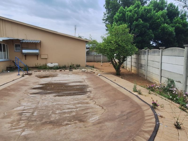 3 Bedroom House for sale in Roosheuwel  - Photo 10