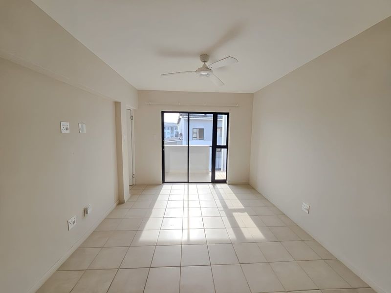 Stylish 2-Bedroom Apartment to Let - Photo 4