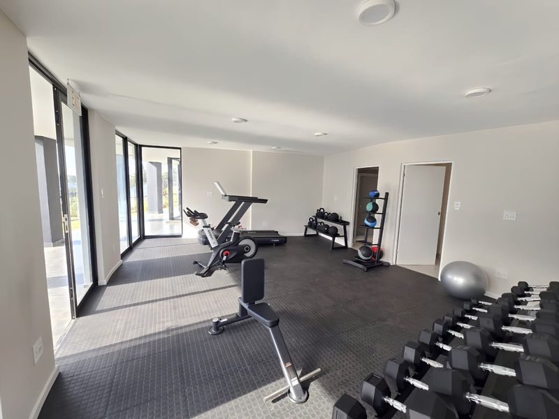 Stylish 2-Bedroom Apartment to Let - Photo 10