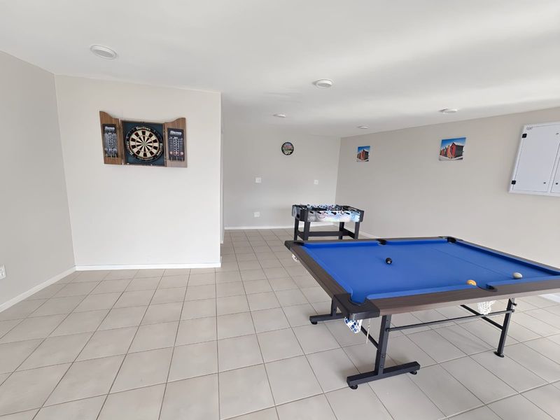 Stylish 2-Bedroom Apartment to Let - Photo 9