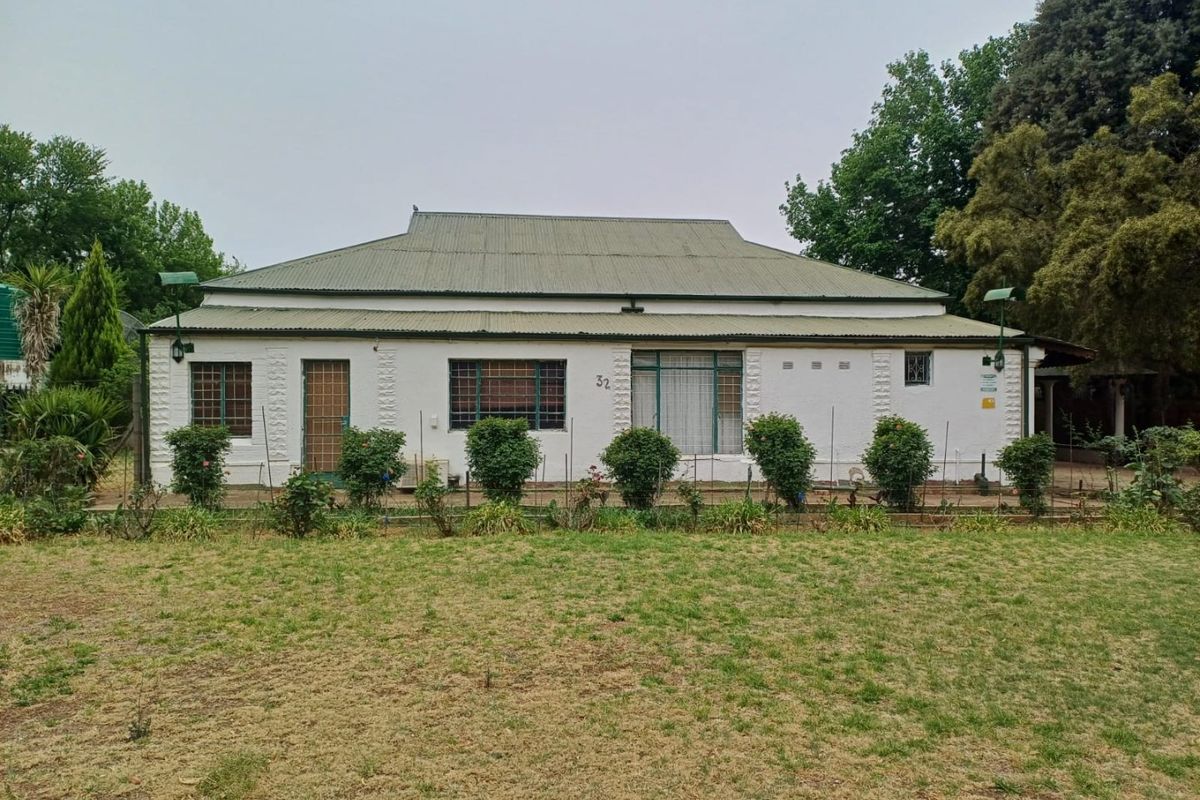 Spacious 4-Bedroom Family Home for Sale in Wolmaransstad - Photo 3