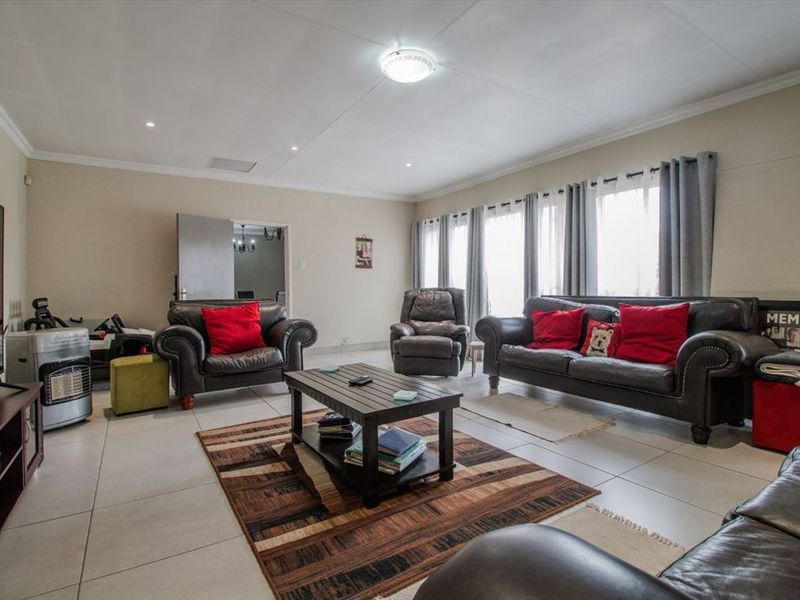 Elegant Family Home with Granny Flat - Photo 2