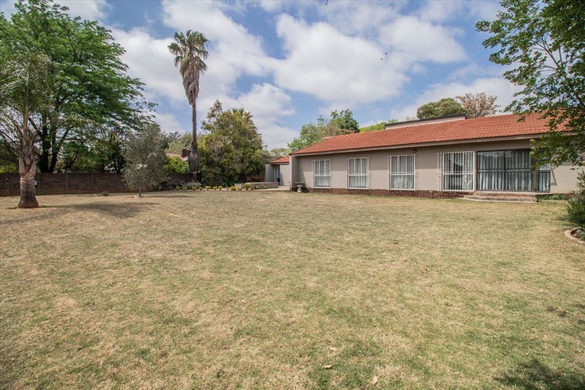 Elegant Family Home with Granny Flat - Photo 3