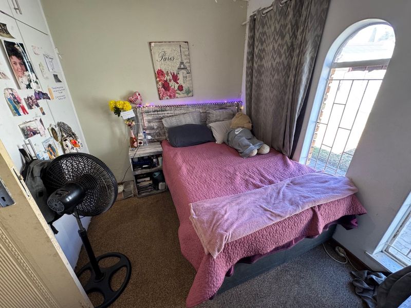 Spacious Family Home with Modern Comforts - Photo 7