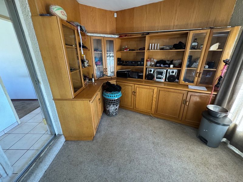 Spacious Family Home with Modern Comforts - Photo 6