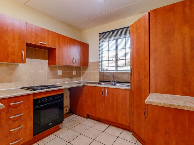 Secure & Pet-Friendly 2-Bedroom Townhouse in Ashanti Estate – Ideal for Families, Investors & Retirees! - Photo 6