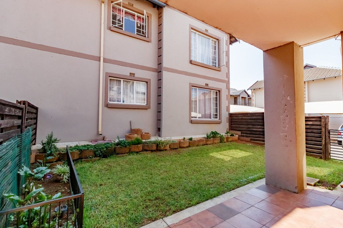 Secure & Pet-Friendly 2-Bedroom Townhouse in Ashanti Estate – Ideal for Families, Investors & Retirees! - Photo 2