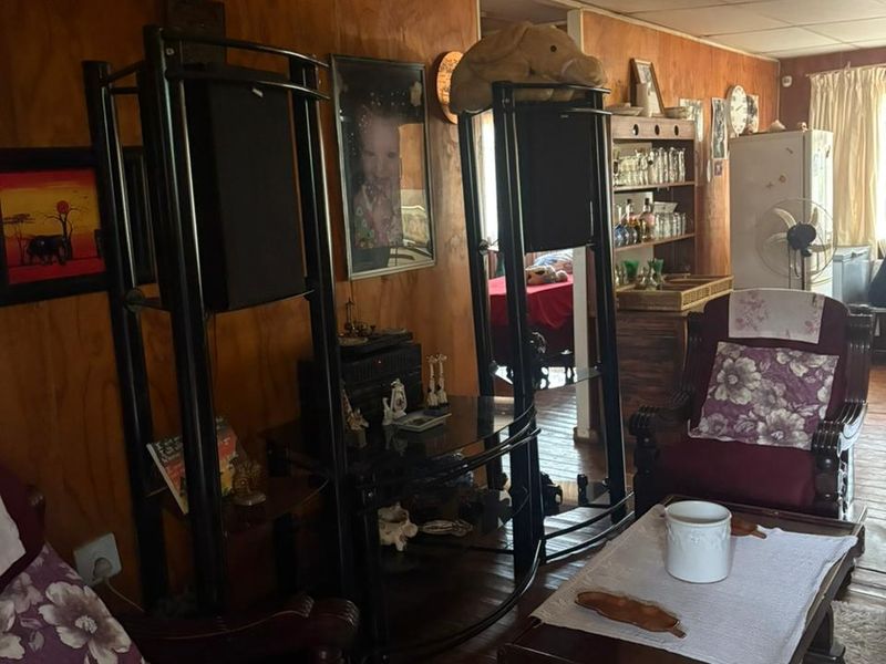 Plot with 3 wooden houses and one brick house located in the bushveld. - Photo 9