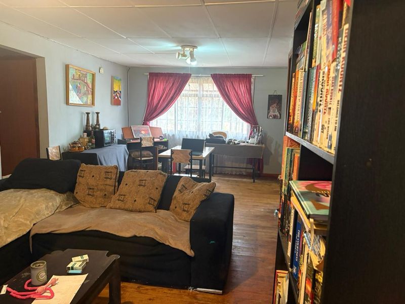 Plot with 3 wooden houses and one brick house located in the bushveld. - Photo 10