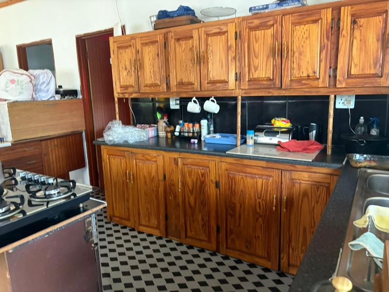 Plot with 3 wooden houses and one brick house located in the bushveld. - Photo 5