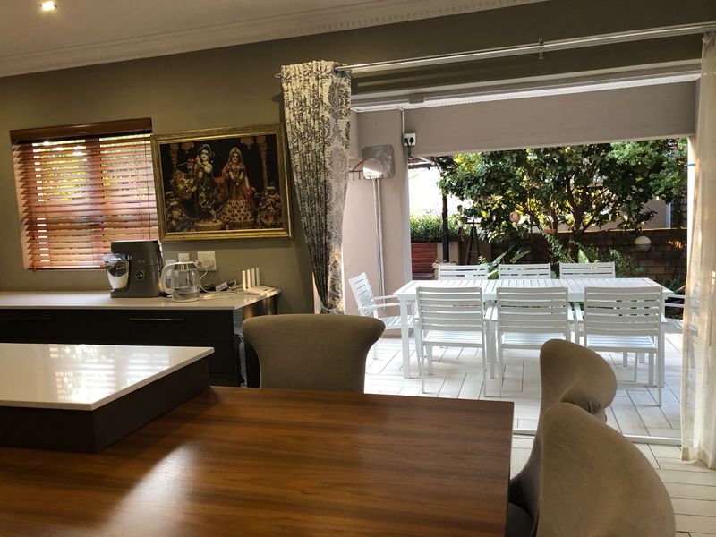 Magnificent 3 Bedroom Home with Luxurious Finishes in Riverspray Lifestyle Estate. - Photo 7