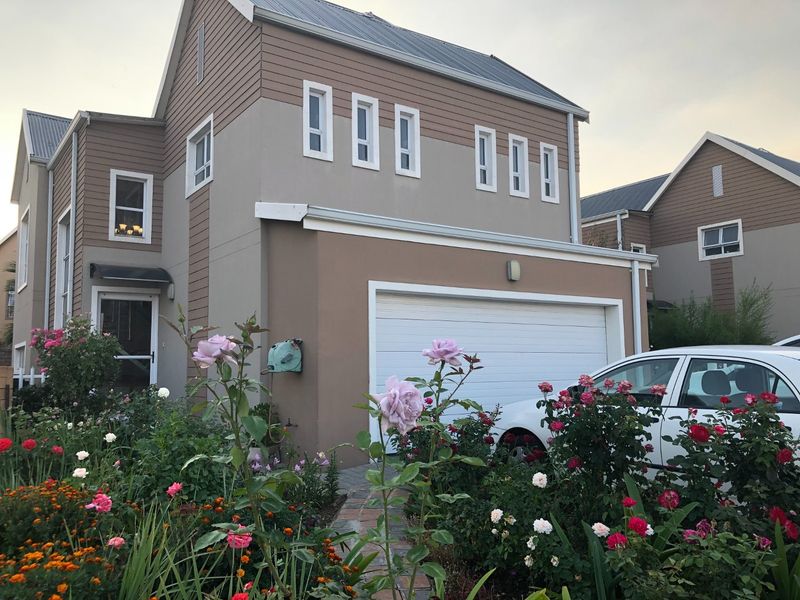 Magnificent 3 Bedroom Home with Luxurious Finishes in Riverspray Lifestyle Estate. - Photo 8