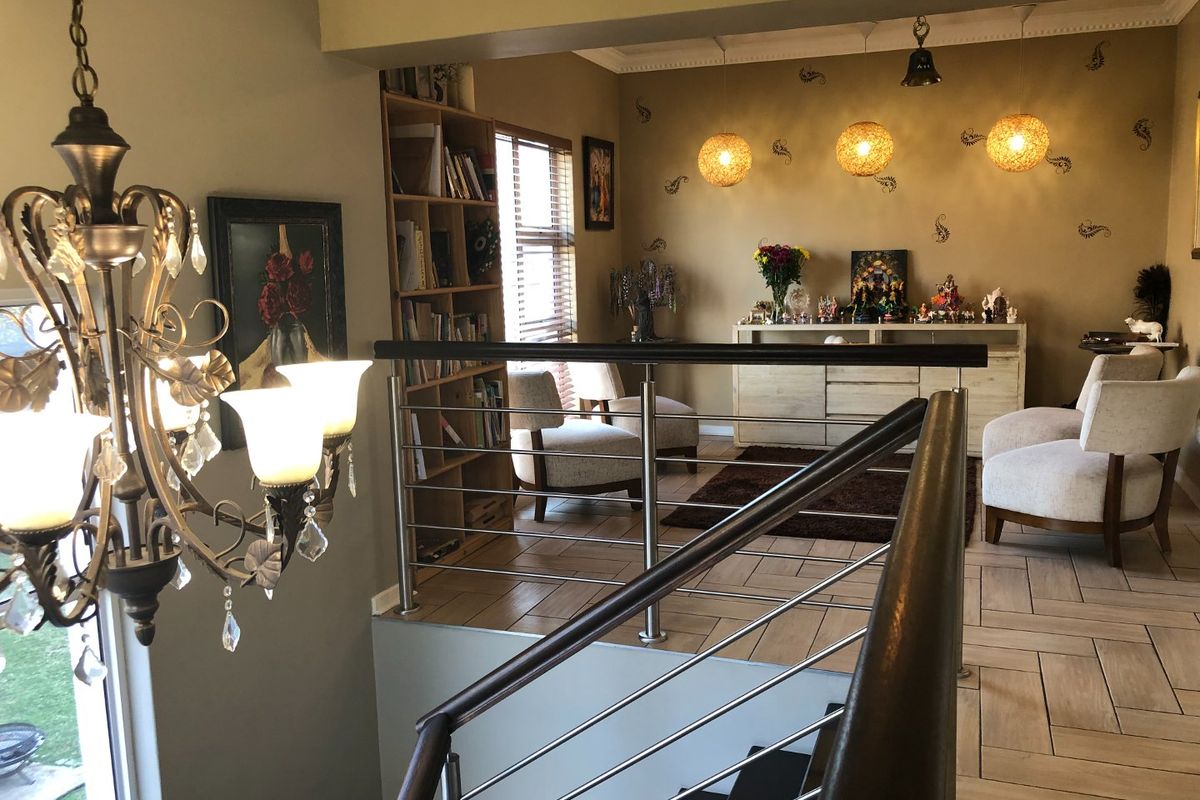 Magnificent 3 Bedroom Home with Luxurious Finishes in Riverspray Lifestyle Estate. - Photo 4