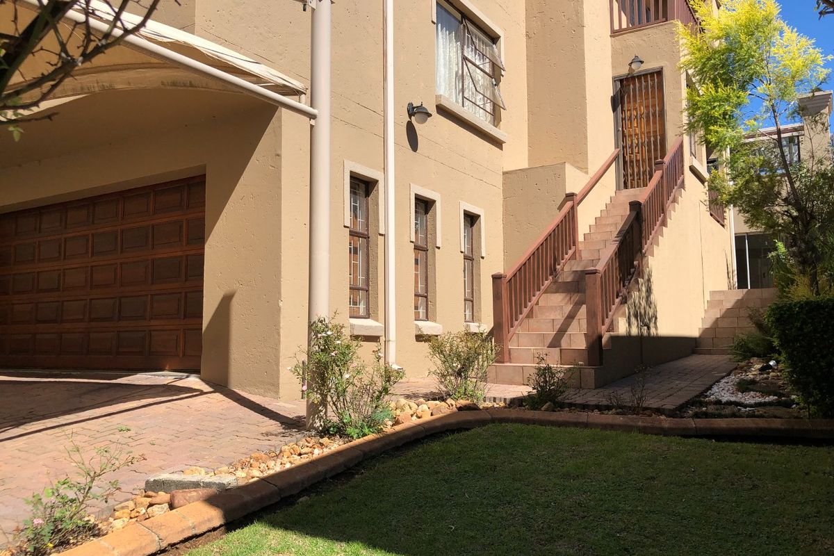 3 BEDROOM 2 BATHROOM  TOWN HOUSE FOR SALE IN KUBALI RIVER ESTATE - Photo 3