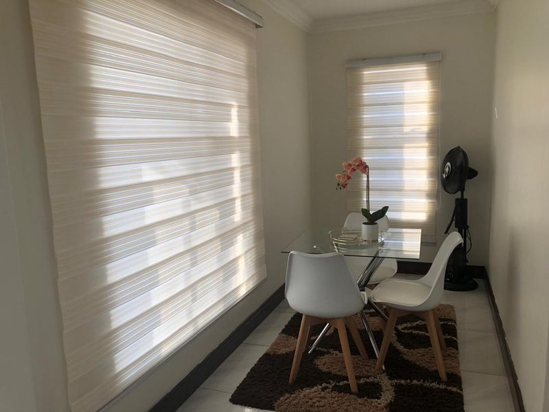 Magnificent Home With Luxurious Finishes in the Popular Riverspray Lifestyle Estate. - Photo 10