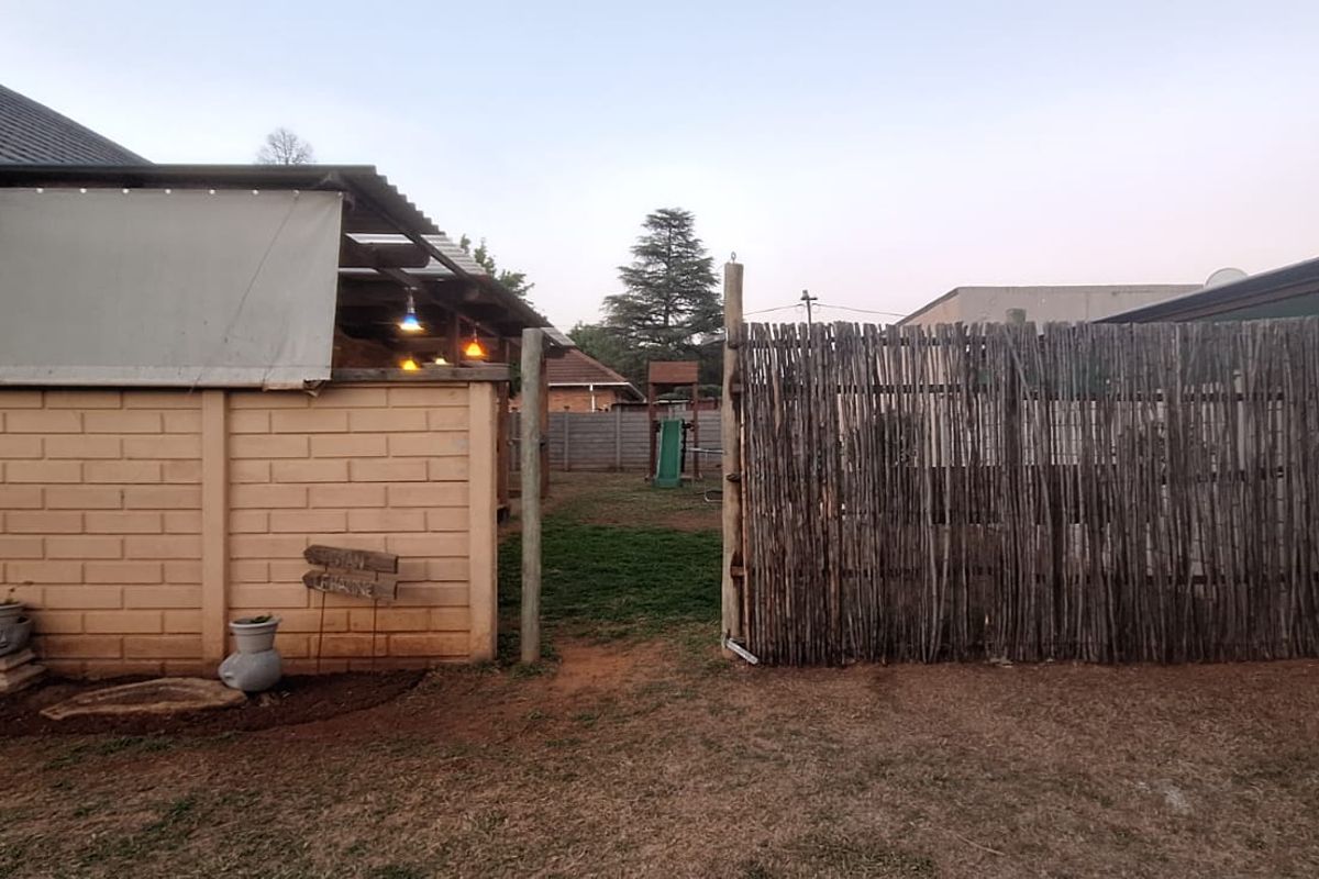 2 Bedroom House for Sale in Stilfontein  - Photo 3