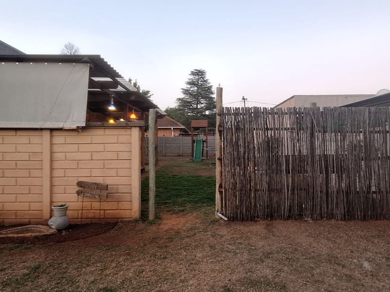 2 Bedroom House for Sale in Stilfontein  - Photo 3