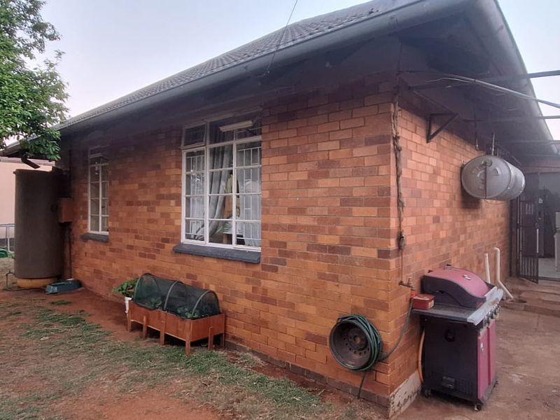 2 Bedroom House for Sale in Stilfontein  - Photo 8