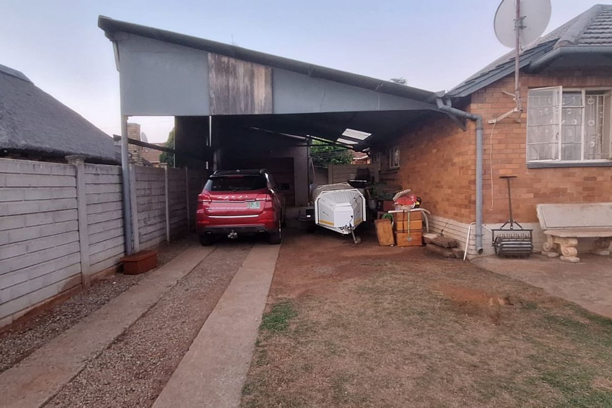 2 Bedroom House for Sale in Stilfontein  - Photo 5