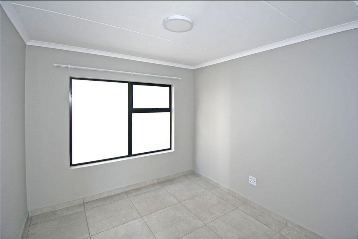 2 bed apartment to rent Glen marais - Photo 2