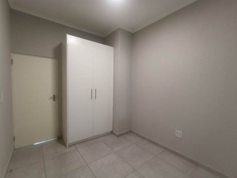 2 bed apartment to rent Glen marais - Photo 9