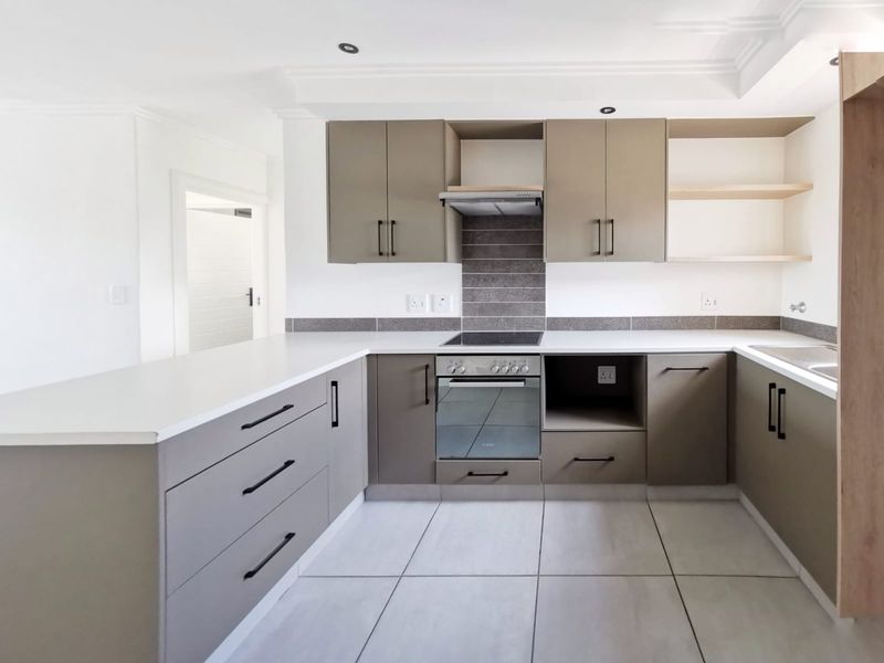 Functional, Modern, Exceptional – Kloofsig Estate’s 2-Bedroom Apartment - Photo 4