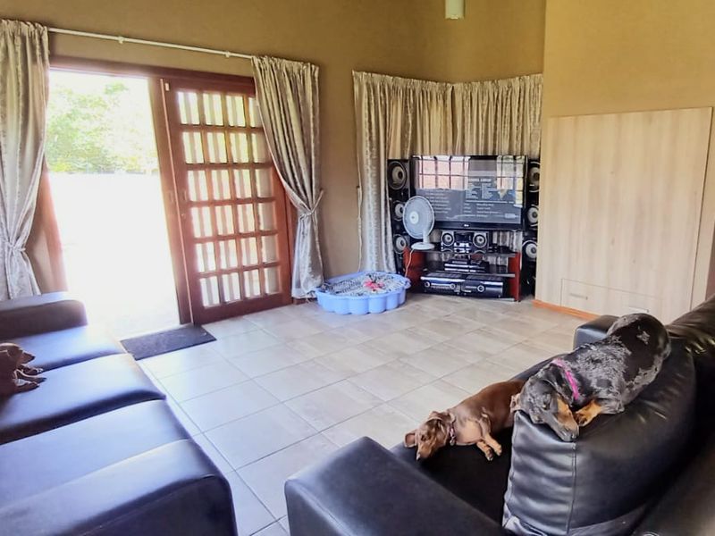 Modern Comfort Meets Country Charm  - Photo 7