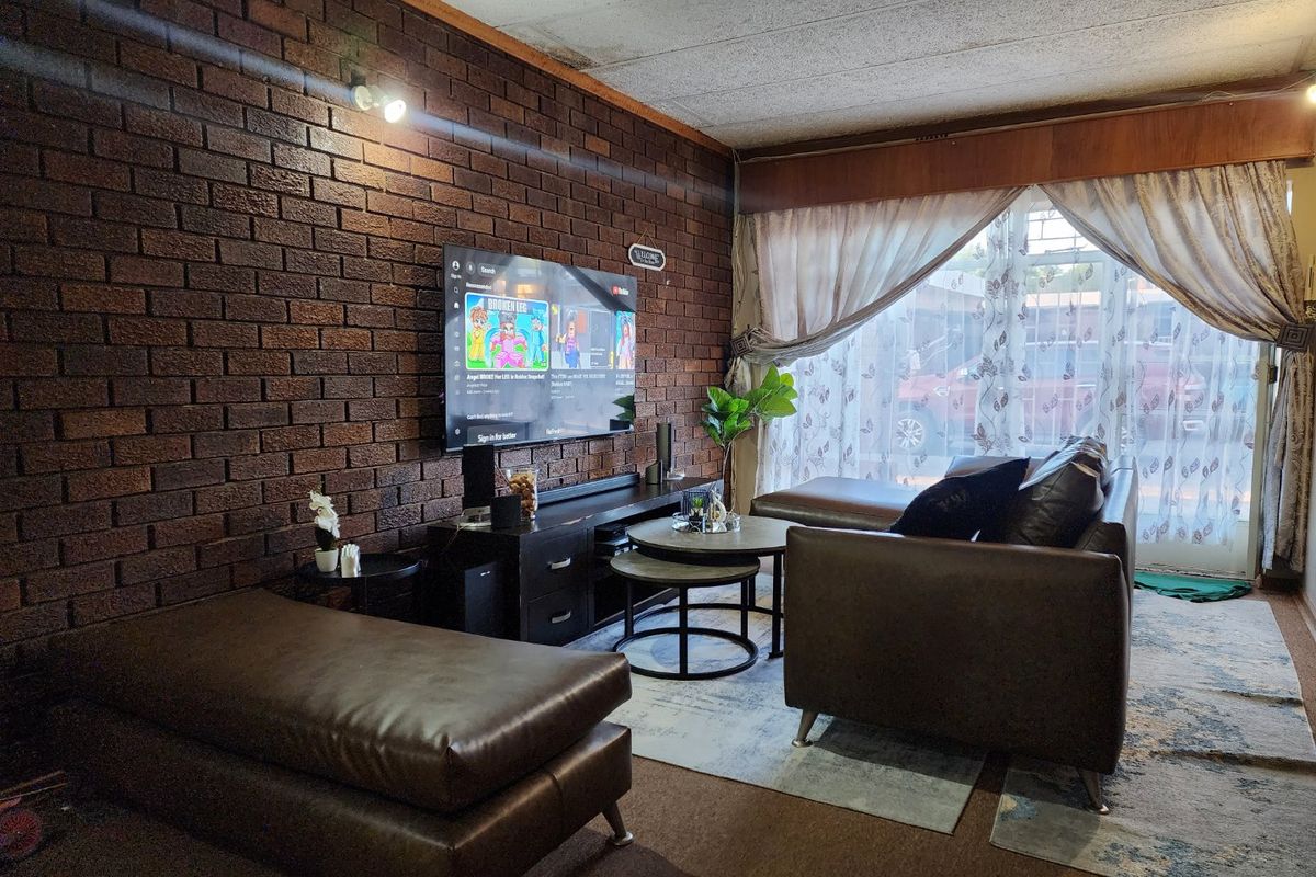 3 Bedroom apartment for sale in La Hoff - Photo 2