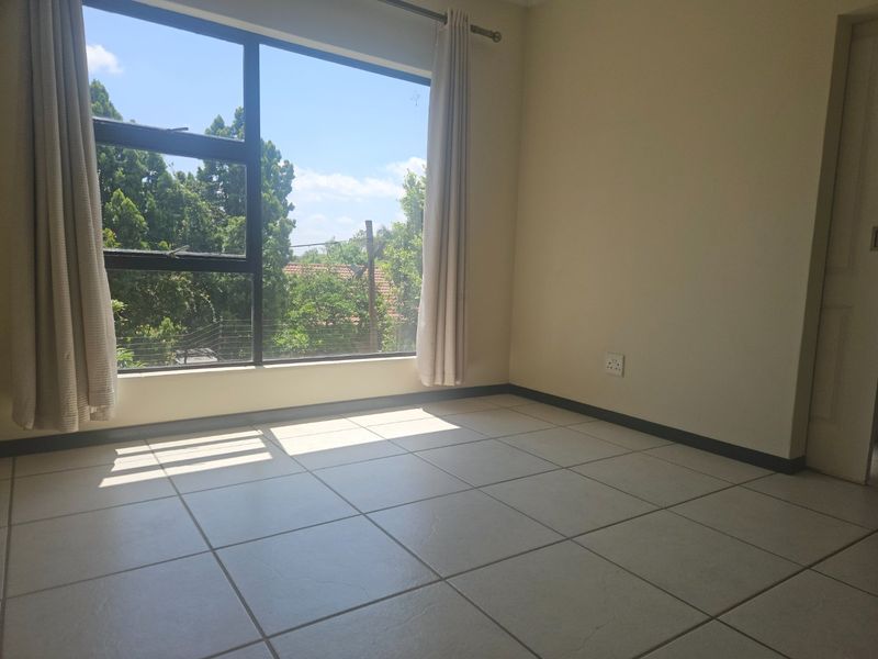 2 Bedroom 2 Bathroom 1st Floor Apartment - Photo 8