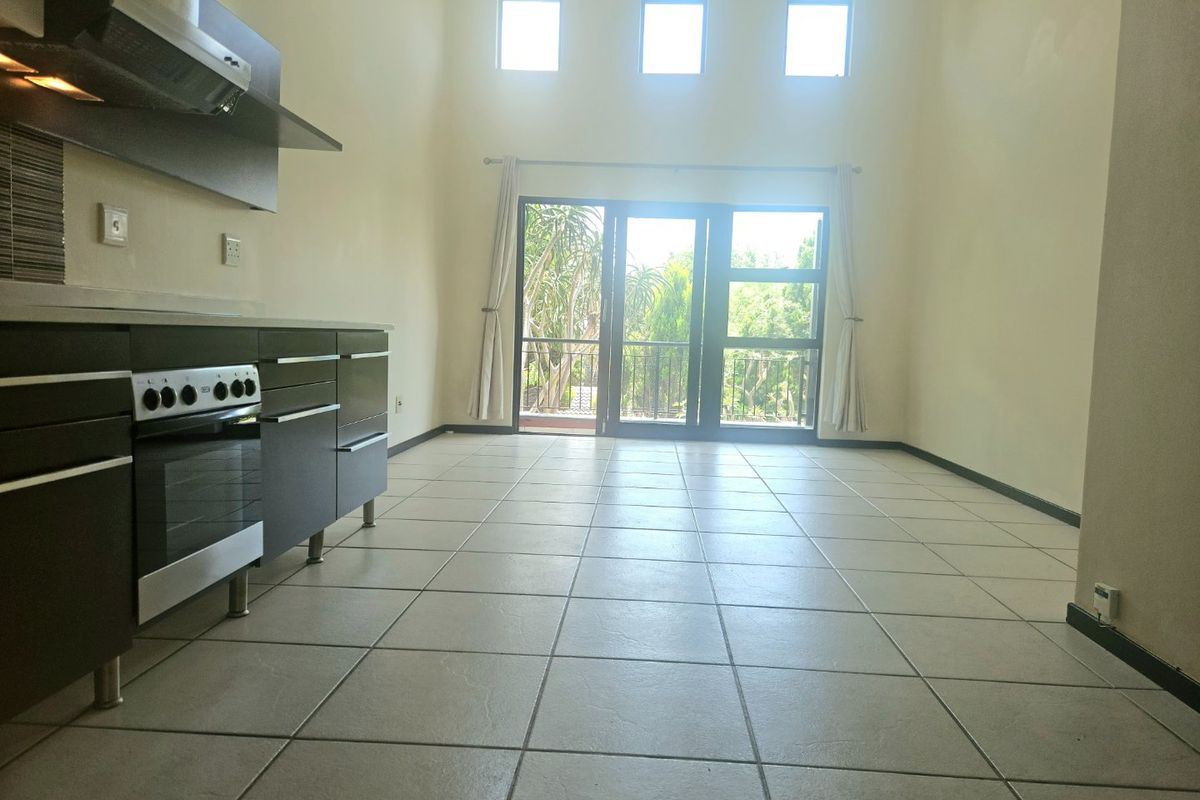 2 Bedroom 2 Bathroom 1st Floor Apartment - Photo 2