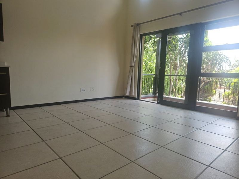 2 Bedroom 2 Bathroom 1st Floor Apartment - Photo 6