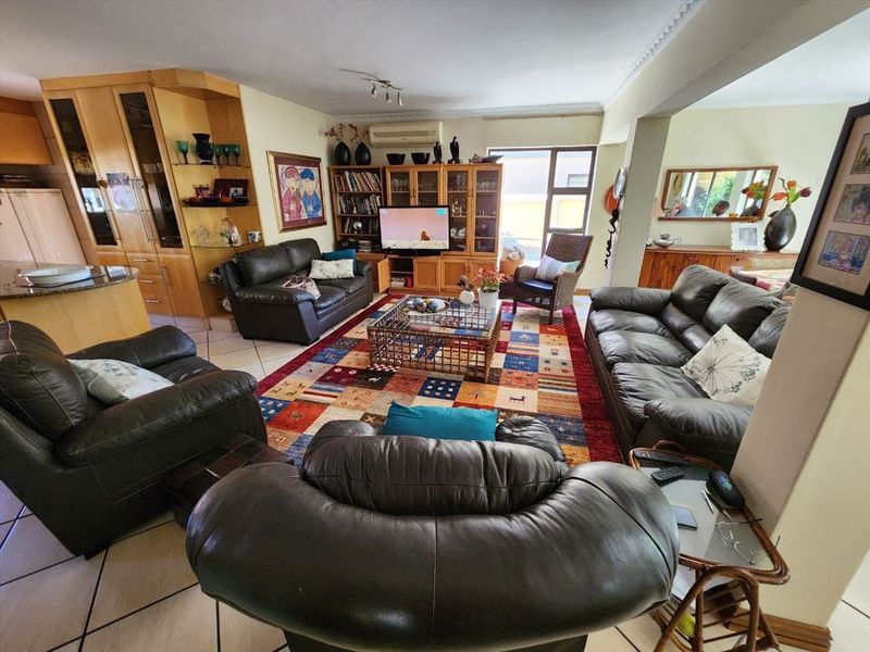 Elegant Secure Spacious Family Retreat in Bishops Court - Photo 8