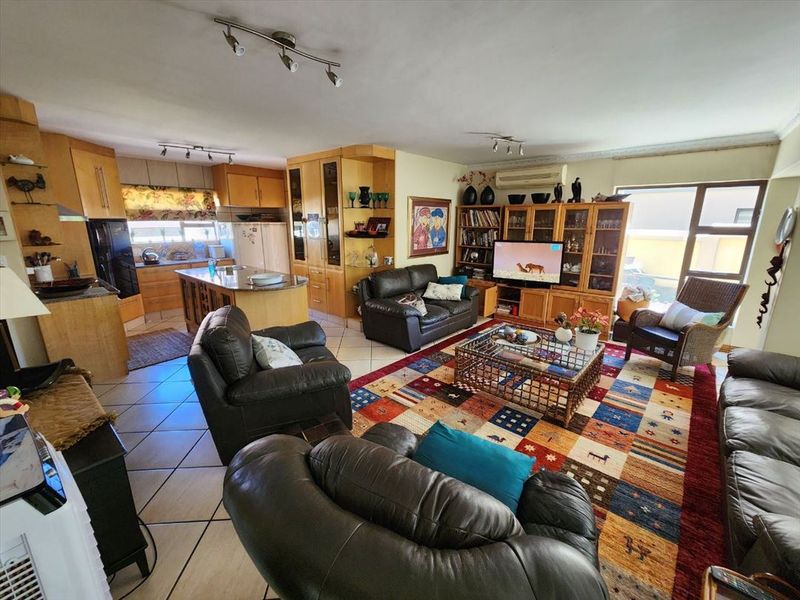 Elegant Secure Spacious Family Retreat in Bishops Court - Photo 7