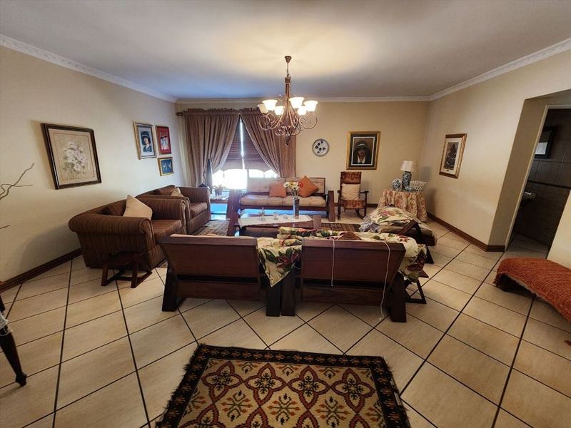 Elegant Secure Spacious Family Retreat in Bishops Court - Photo 6