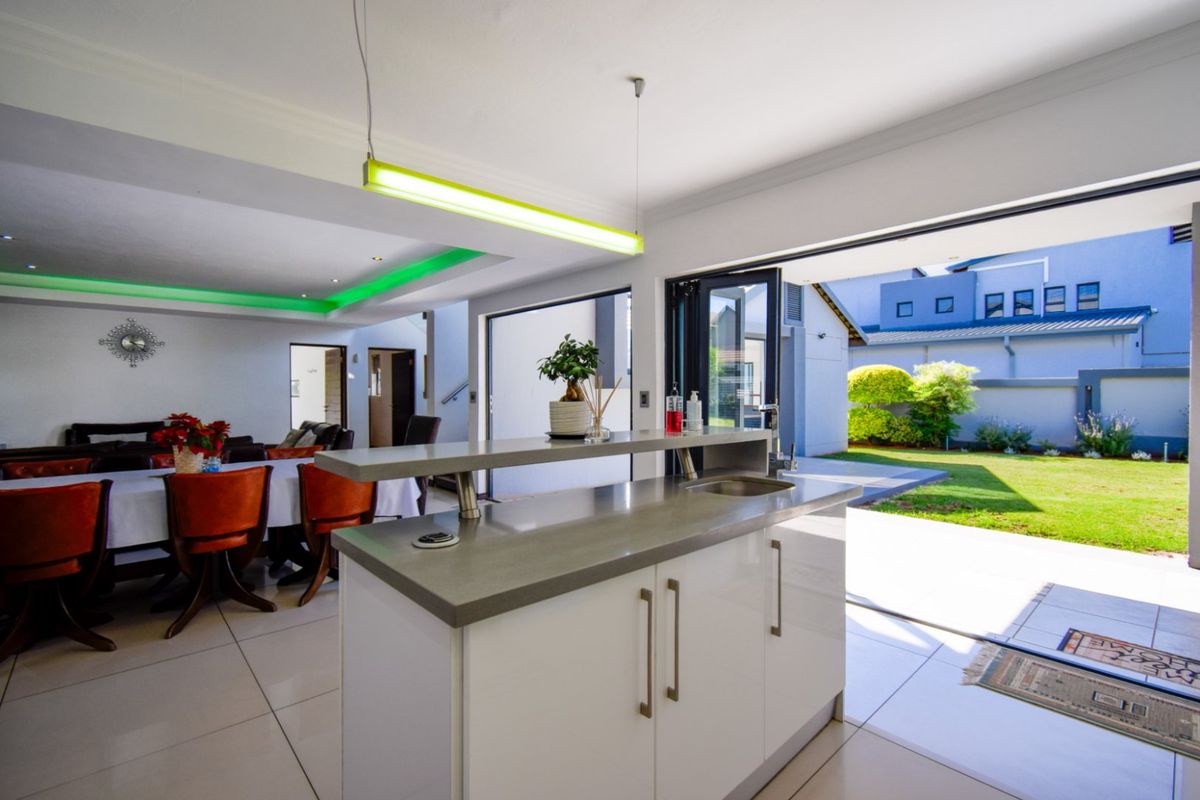 Unmatched Versatility: Live, Entertain & Thrive  - Photo 2