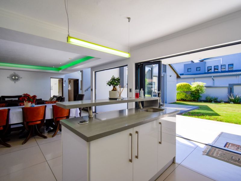 Unmatched Versatility: Live, Entertain & Thrive  - Photo 2