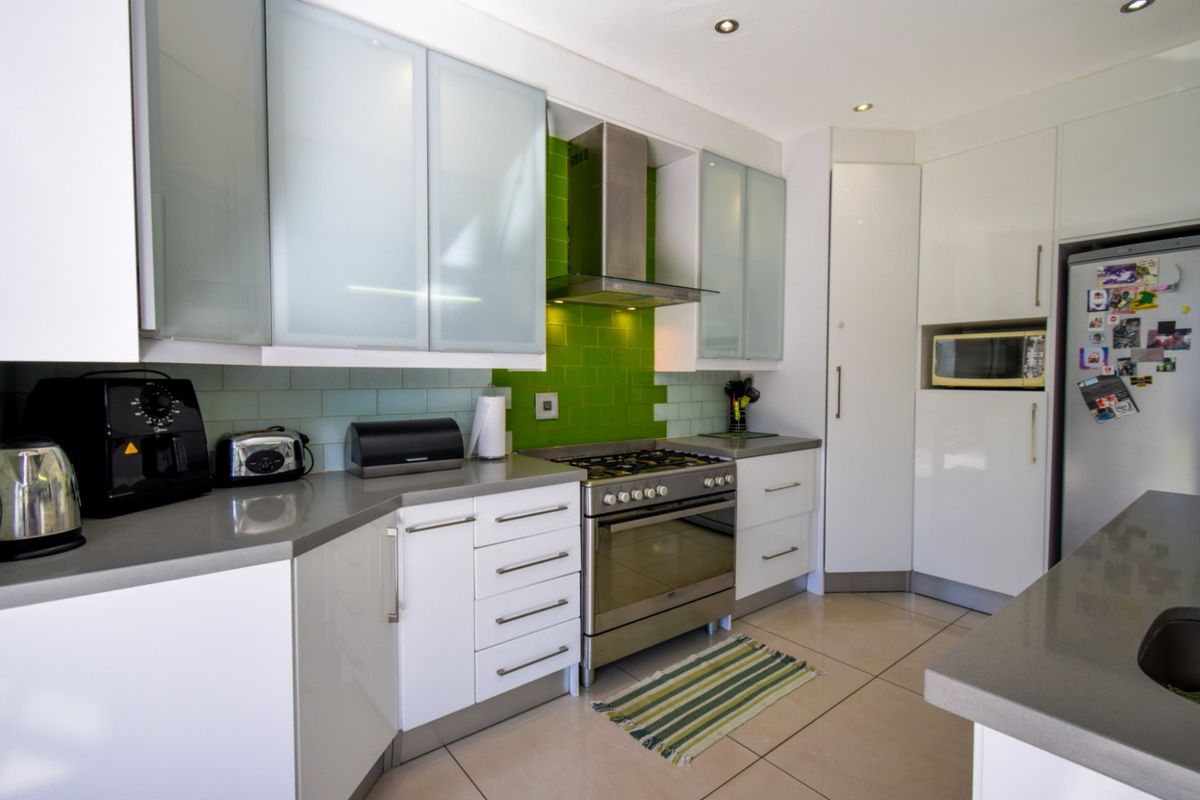 Unmatched Versatility: Live, Entertain & Thrive  - Photo 5