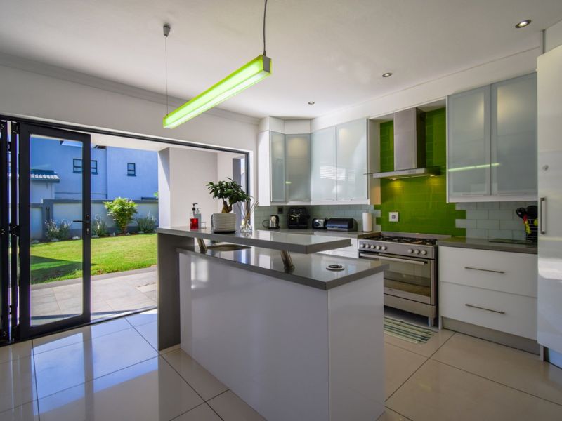 Unmatched Versatility: Live, Entertain & Thrive  - Photo 3