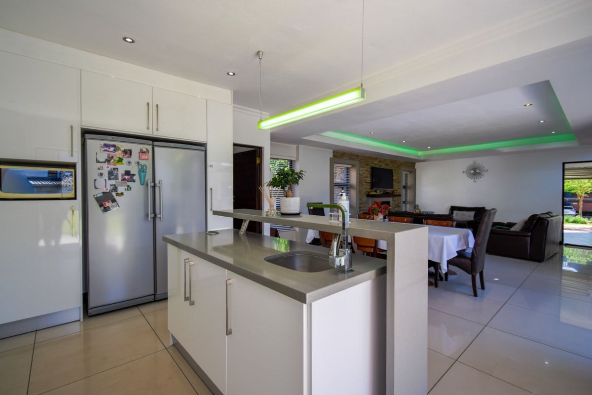 Unmatched Versatility: Live, Entertain & Thrive  - Photo 4