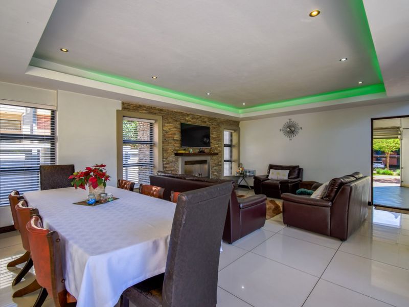 Unmatched Versatility: Live, Entertain & Thrive  - Photo 9