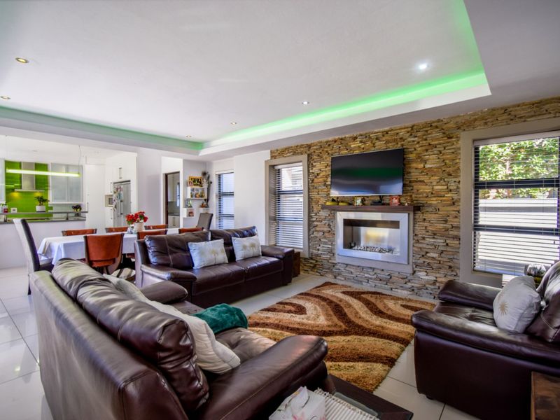 Unmatched Versatility: Live, Entertain & Thrive  - Photo 8