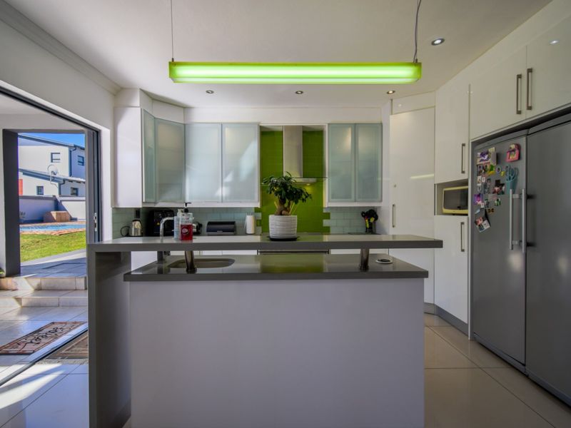 Unmatched Versatility: Live, Entertain & Thrive  - Photo 6