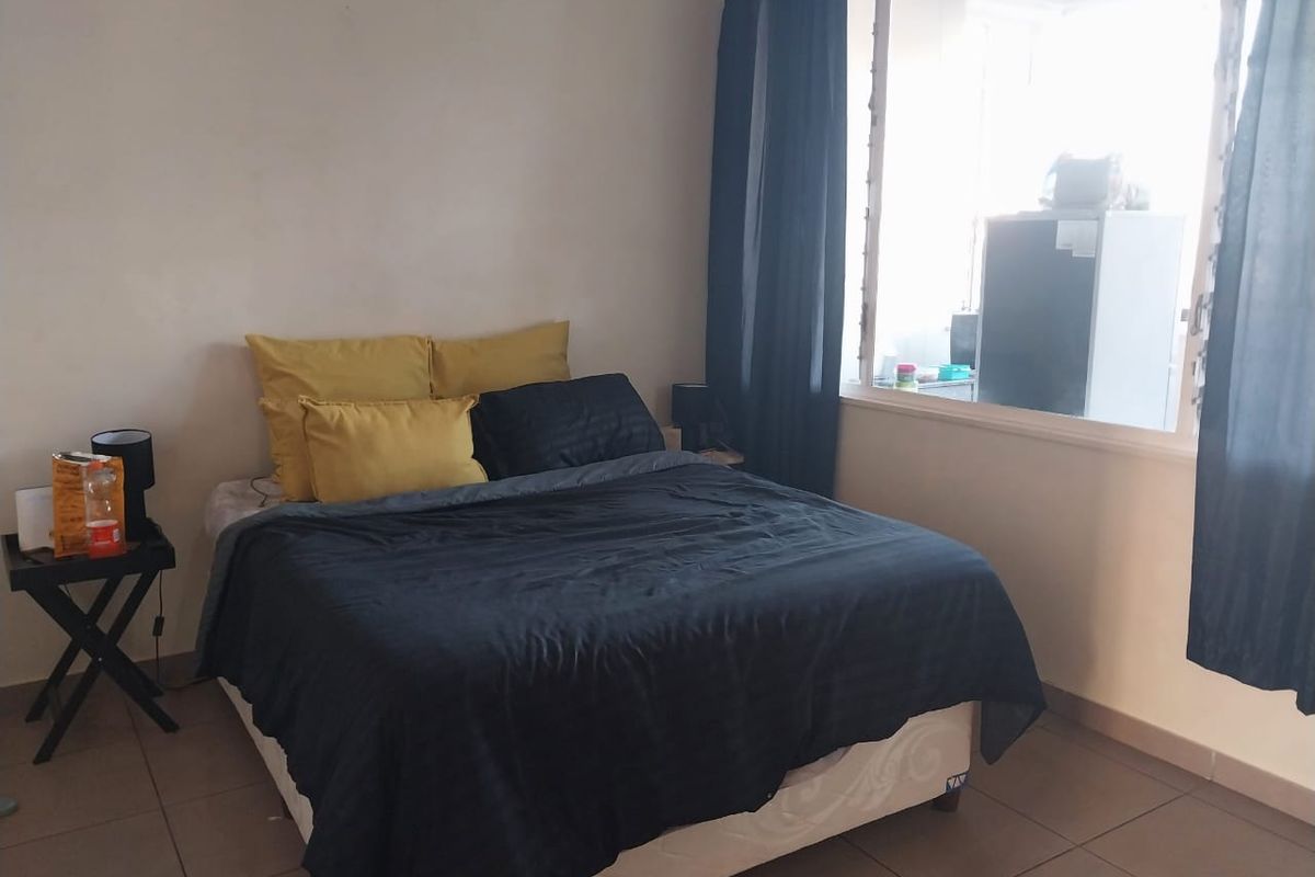 Three bedroom flat/apartment for sale in Hatfield - Photo 4