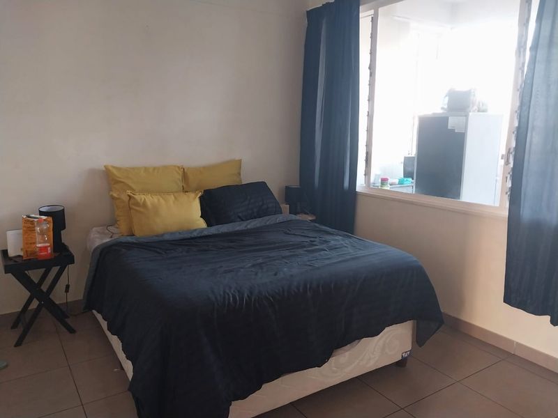 Three bedroom flat/apartment for sale in Hatfield - Photo 4