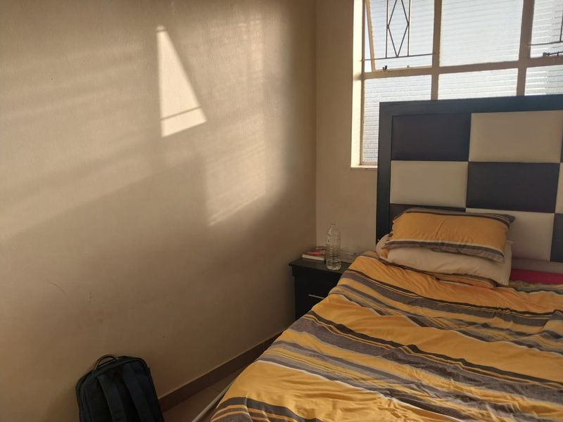 Three bedroom flat/apartment for sale in Hatfield - Photo 5