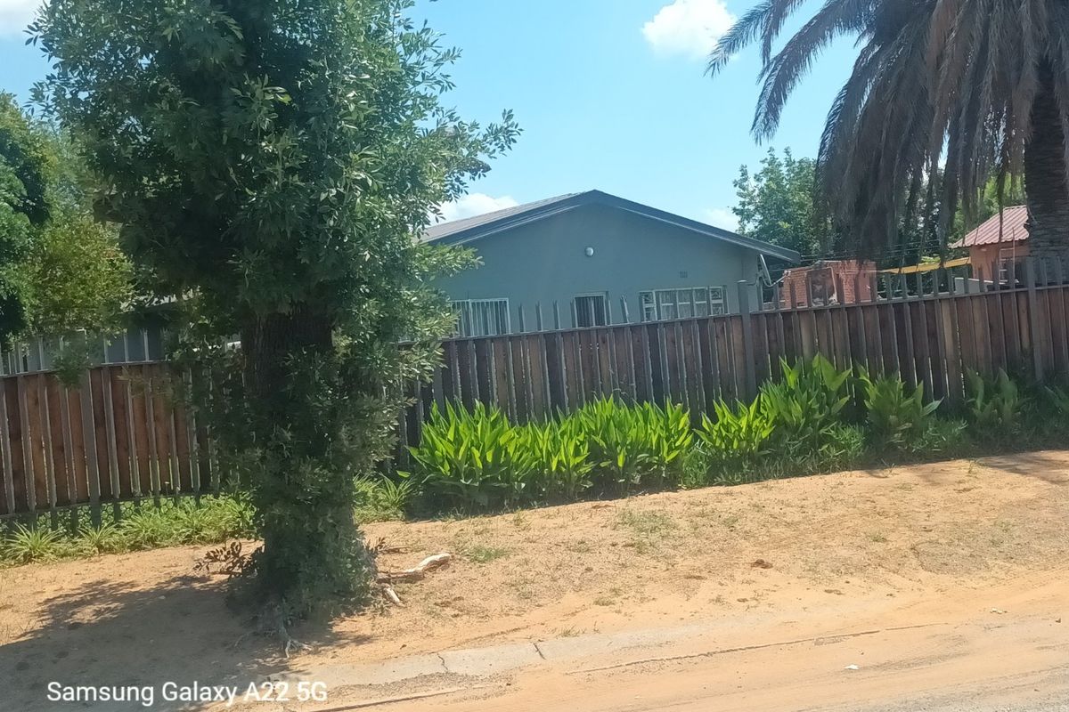 FUN LOVING HOME FOR SALE - Photo 4