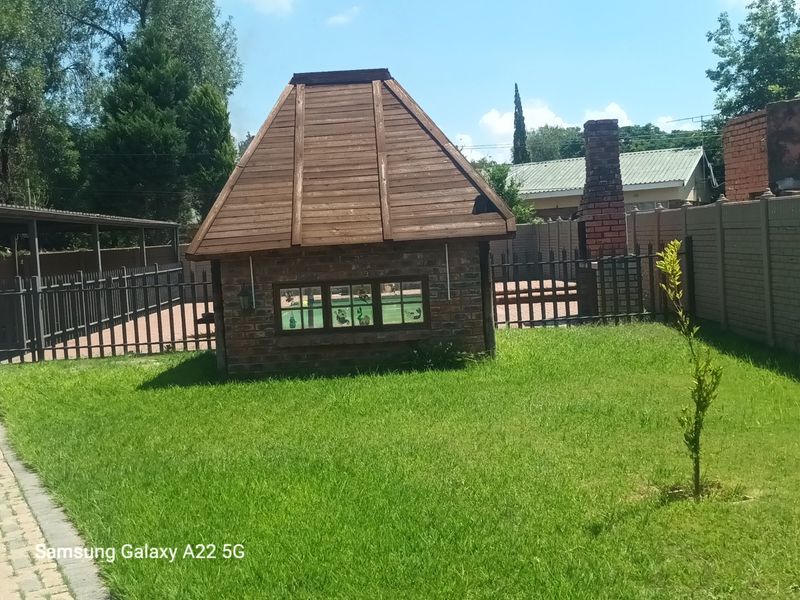 FUN LOVING HOME FOR SALE - Photo 9