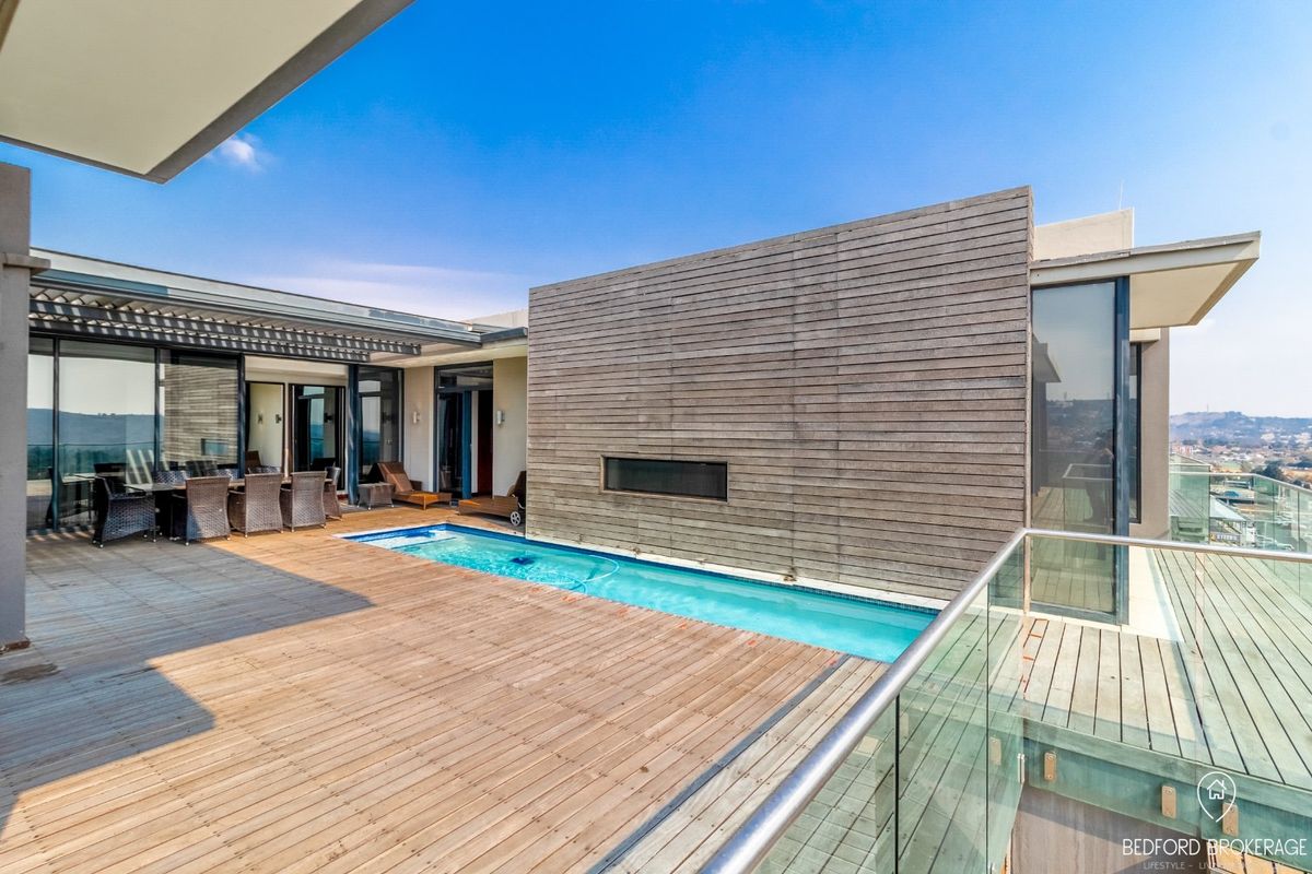3 Bedroom Penthouse For Rent  - Photo 2